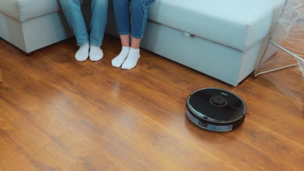 Modern Vacuum Robot Auto Cleaning Home Cleaner Vacuuming Parquet Room — Stok Video