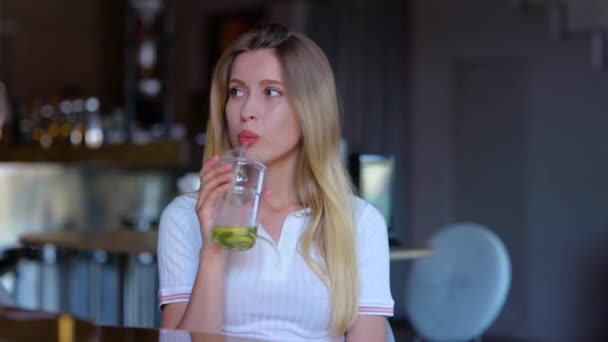 Close Joyful Young Beautiful Woman Sitting Cafeteria Drinking Ice Tea — Stock Video