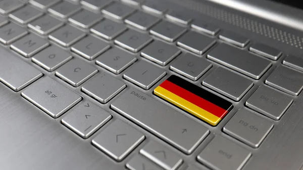 Tastatur Mit Deutschland Flagge Auf Der Eingabetaste Repräsentiert Cyberangriff Auf — Stockfoto