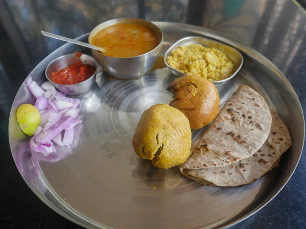 Dal Bati Rajastani Traditionell Vegetarisk Mat Plat Landsbygden India — Stockfoto