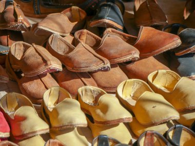 Mojdi ayakkabıları, Hint el yapımı deri ayakkabılar.