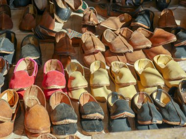 Mojdi ayakkabıları, Hint el yapımı deri ayakkabılar.