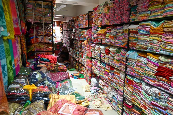 Tienda Saree Vendiendo Varios Tipos Sarees Tienda Ropa Mujer Étnica — Foto de Stock
