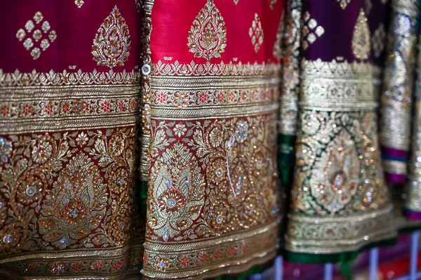 Wyświetlacz Indian Sarees Kolorowe Fancy Sarees Saree Store Gotowy Sprzedaży — Zdjęcie stockowe