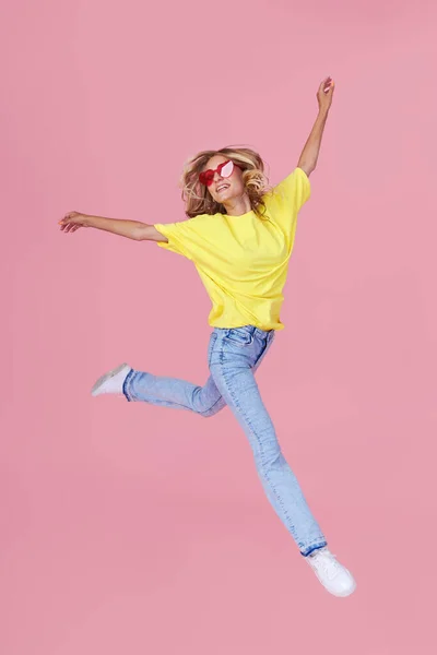 Full Length Portrait Joyful Young Woman Casual Clothes Jumping Celebrating — ストック写真