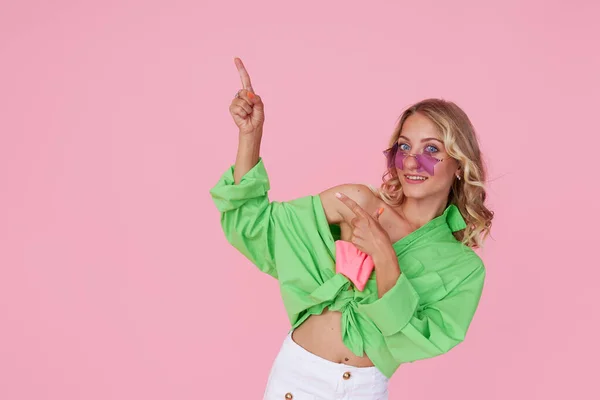 Portrait Pretty Cheerful Girl Dancing Good Mood Green Bright Shirt — Foto Stock