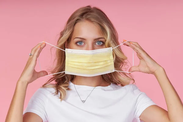 Young Attractive Woman White Casual Shirt Wears Protective Face Mask — Foto Stock