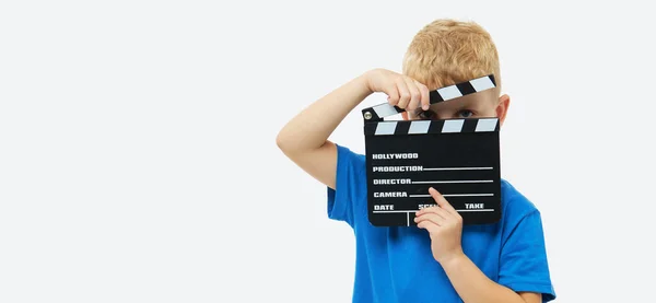 Drôle Souriant Enfant Garçon Tenir Film Fabrication Clapperboard Isolé Sur — Photo