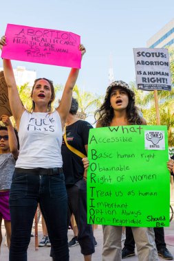 Roe, Wade 'e karşı. Los Angeles şehir merkezinde protesto. Yüksek kalite fotoğraf