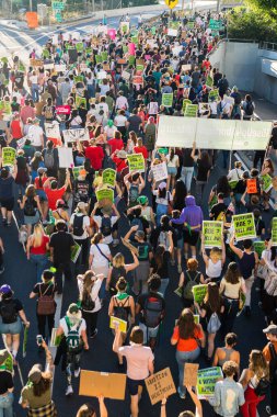 Roe, Wade 'e karşı. Los Angeles şehir merkezinde protesto. Yüksek kalite fotoğraf