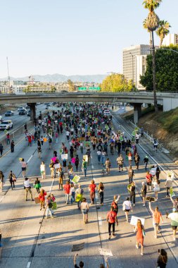 Roe, Wade 'e karşı. Los Angeles şehir merkezinde protesto. Yüksek kalite fotoğraf