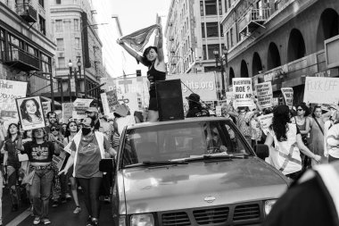 Roe, Wade 'e karşı. Los Angeles şehir merkezinde protesto. Yüksek kalite fotoğraf