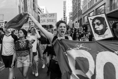 Roe, Wade 'e karşı. Los Angeles şehir merkezinde protesto. Yüksek kalite fotoğraf