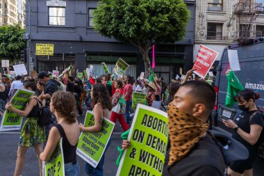 Roe, Wade 'e karşı. Los Angeles şehir merkezinde protesto. Yüksek kalite fotoğraf