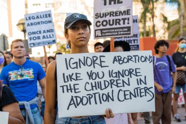 Roe, Wade 'e karşı. Los Angeles şehir merkezinde protesto. Yüksek kalite fotoğraf