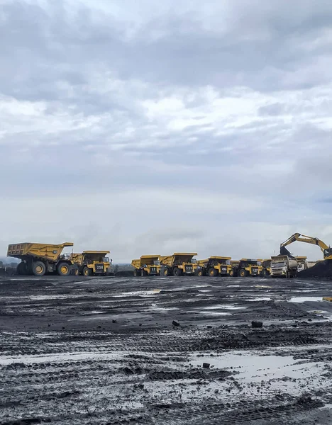 Indústria Minas Céu Aberto Grande Camião Mineiro Amarelo Para Antracite — Fotografia de Stock