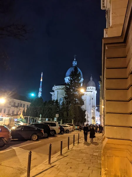 Kościół Lwowie Ukrainie Nocy Wczesnym Rankiem — Zdjęcie stockowe