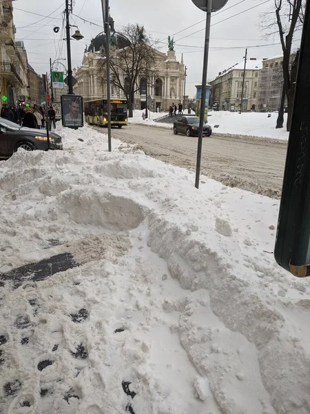 Sabah Eski Şehrin Karla Kaplı Caddesi — Stok fotoğraf