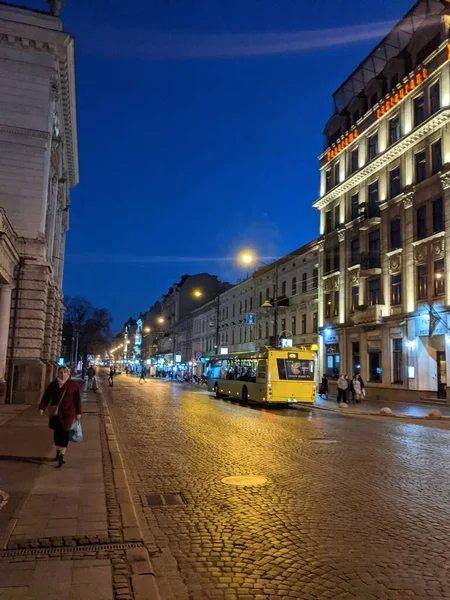 Vista Nocturna Ciudad Lviv Ucrania — Foto de Stock