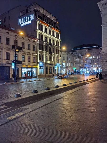 Ukrayna Daki Lviv Şehrinin Gece Manzarası — Stok fotoğraf