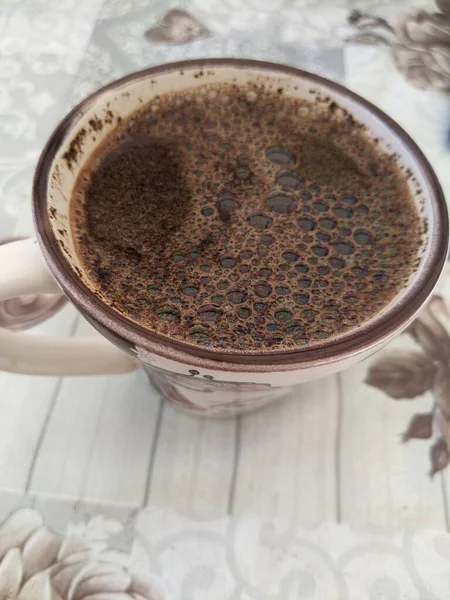 Nahaufnahme Einer Tasse Kaffee Mit Zimt Und Anis Auf Einem — Stockfoto