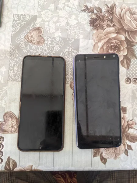 Mobil Telefon Tabletta Asztalra — Stock Fotó