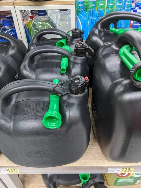 Plastikowe Butelki Różnymi Pojemnikami Koloru — Zdjęcie stockowe