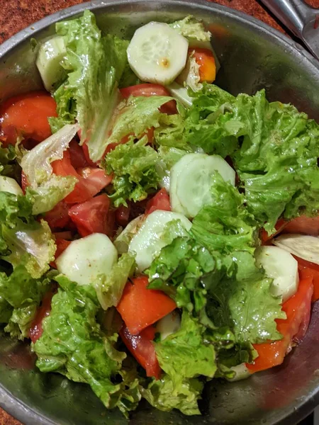 Salad Segar Dengan Sayuran Dan Keju — Stok Foto