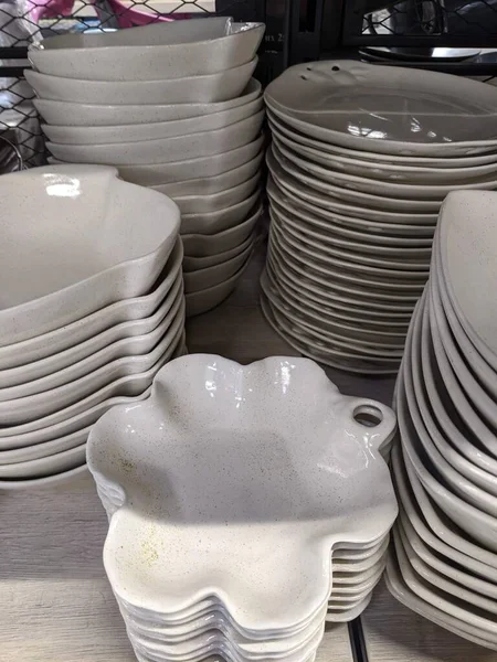Close White Black Gray Dishes Row — Zdjęcie stockowe
