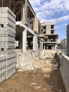 inşaat halindeki bina beton ve gökyüzü