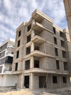 Modern apartmanın inşaat, yeniden inşa ve mimari konsepti.