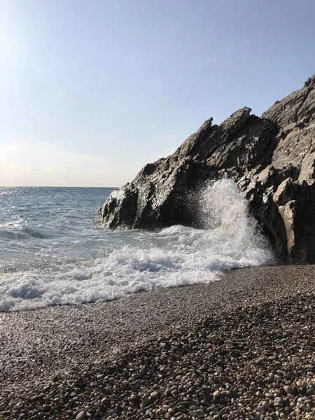 Kayalık Deniz Okyanus Dalgaları — Stok fotoğraf