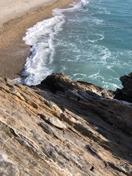 Costa Rochosa Ondas Pedras Costa Mar Mediterrâneo — Fotografia de Stock
