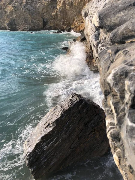 Agua Mar Limpia Limpia Costa Del Mar Mediterráneo Rocas Chapoteo — Foto de Stock