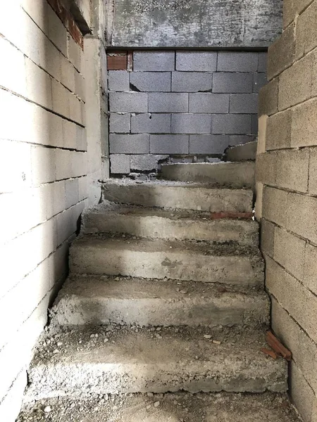 Parede Tijolo Velho Com Escadas — Fotografia de Stock
