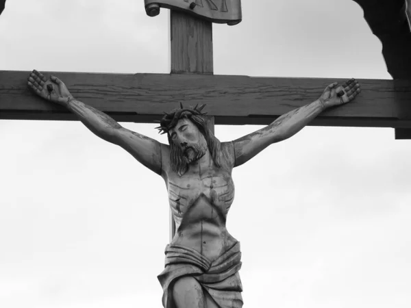 Jesusstatue Auf Dem Kreuz — Stockfoto