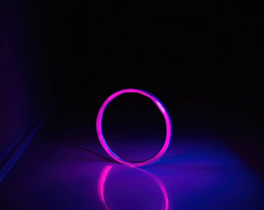 light rings, pink and blue, magenta and turquoise with reflections on the floor, black background, moving light rings, background, wallpaper, wallpaper, mobile background