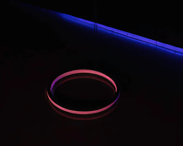 Light Rings Pink Blue Magenta Turquoise Reflections Floor Black Background — Zdjęcie stockowe