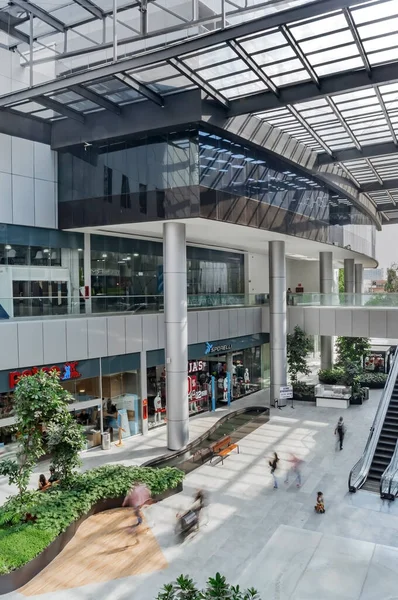 Modern Shopping Center Blurred Out Focus Interior Shopping Mall Store — Foto de Stock