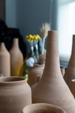 Terracotta kil vazoları uzay dekorasyonu için terracotta renkleri, Meksika Latin Amerika