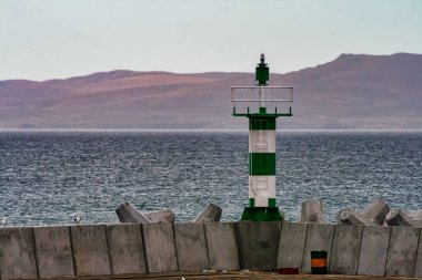 Camarones limanındaki deniz feneri.