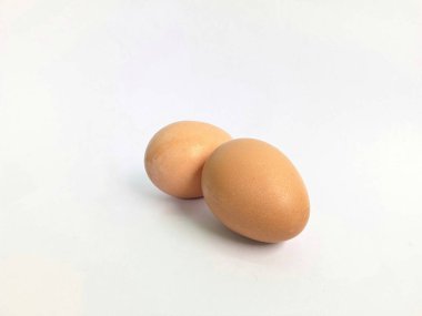 Beyaz bir arka plan üzerinde izole bir yumurta