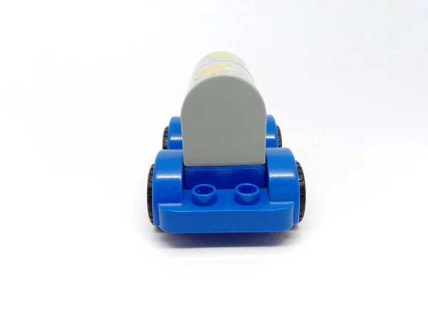 Blå Och Grå Färgad Leksaksbil Isolerad Vit Bakgrund Lego Bil — Stockfoto