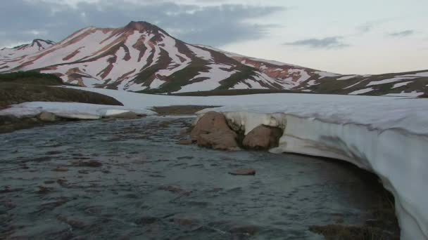 Antártica Iceberg Derretendo Goteja Água Oceano Antártico Vista Panorâmica Flutuante — Vídeo de Stock