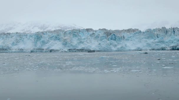 Antártica Iceberg Derretendo Goteja Água Oceano Antártico Vista Panorâmica Flutuante — Vídeo de Stock