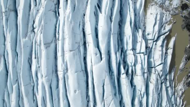 Antarktika Eriyen Buzdağı Antarktika Okyanusu Nun Yüzen Mavi Buzdağı Dağlarının — Stok video