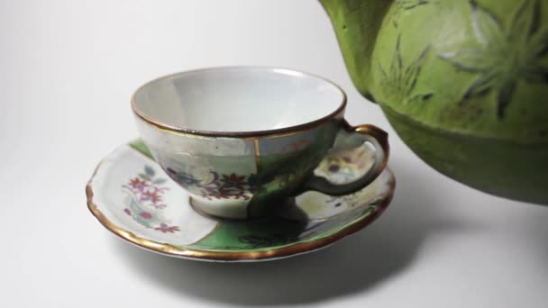 Τσάι Χρόνο Τσάι Που Χύνεται Από Τσαγιέρα Γυάλινο Κύπελλο Πρωινό — Αρχείο Βίντεο