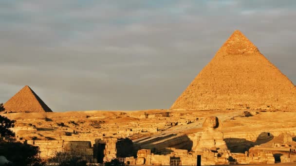 Çöl Piramidi Gökyüzü Günbatımı Video Görüntülerinde Giza Antik Bedevi Panoramik — Stok video