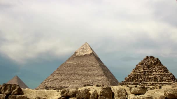 Çöl Piramidi Gökyüzü Günbatımı Video Görüntülerinde Giza Antik Bedevi Panoramik — Stok video