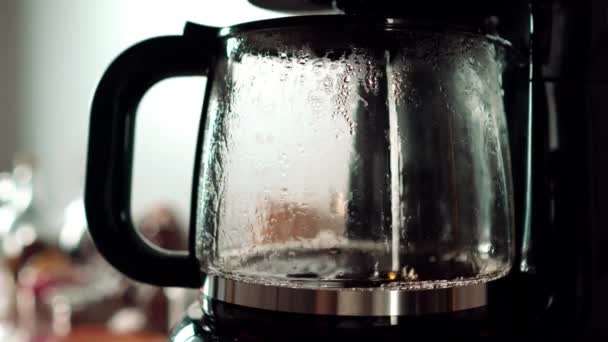 Handig Koffiezetapparaat Espresso Brouwen Koken Huishouden Het Werk Achtergronden Video — Stockvideo